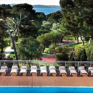 hotel-club-la-font-des-horts.aixenprovencehotels.org/